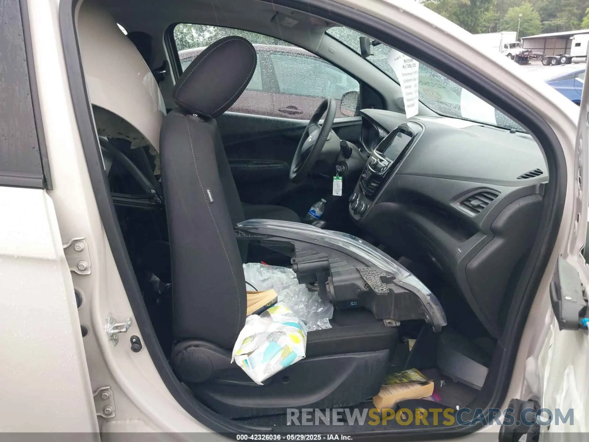 5 Photograph of a damaged car KL8CA6SA6MC736232 CHEVROLET SPARK 2021
