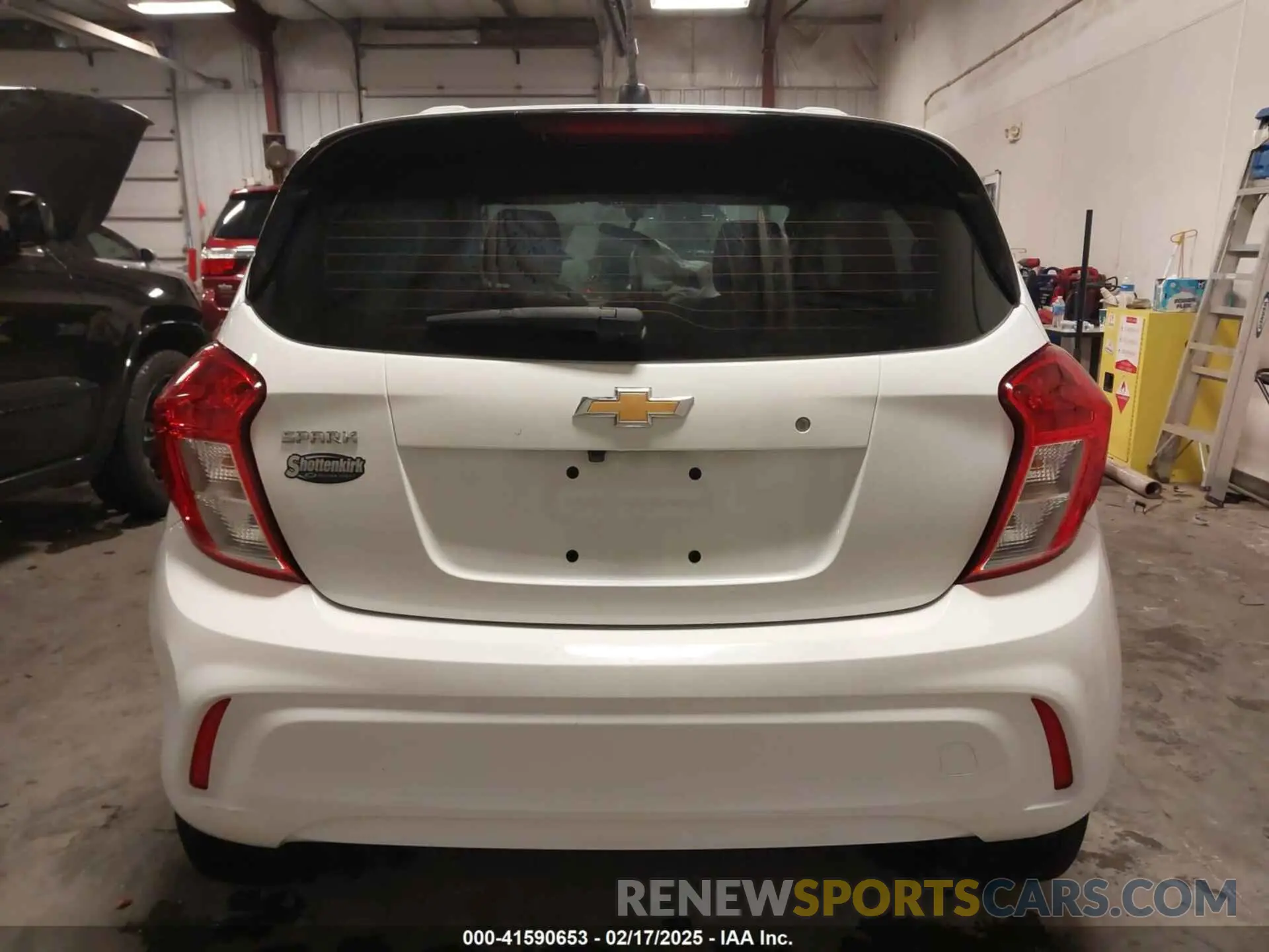 17 Photograph of a damaged car KL8CB6SA0MC740306 CHEVROLET SPARK 2021