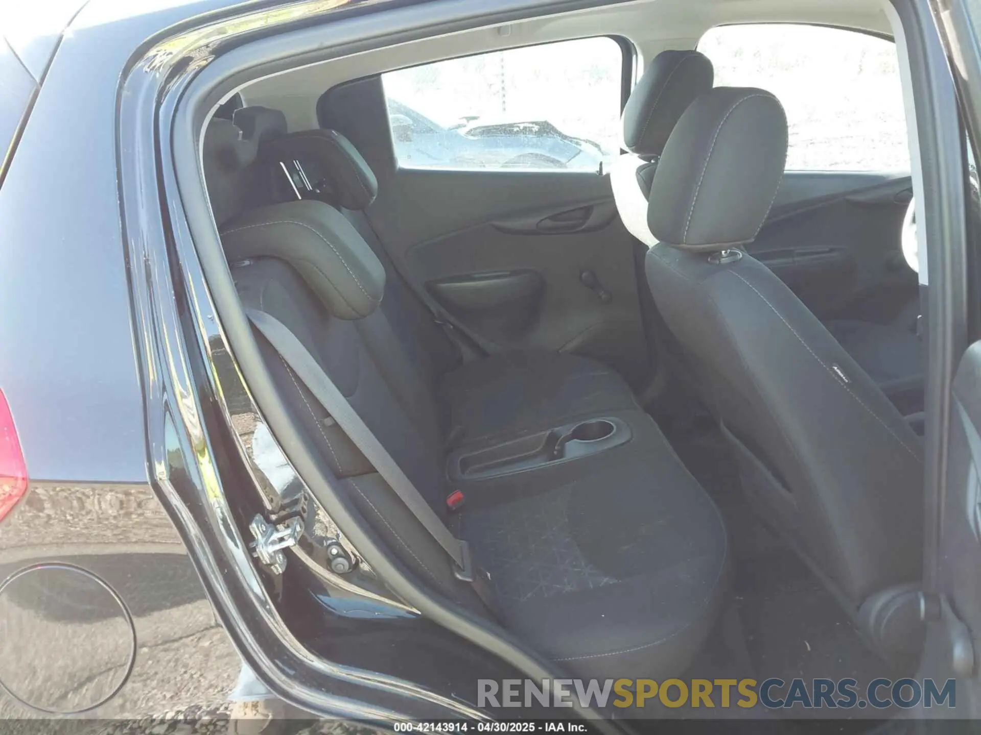 8 Photograph of a damaged car KL8CB6SA2MC224724 CHEVROLET SPARK 2021