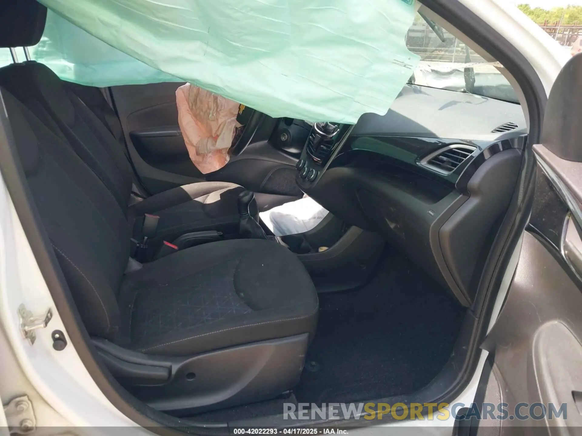 5 Photograph of a damaged car KL8CC6SA8MC725789 CHEVROLET SPARK 2021