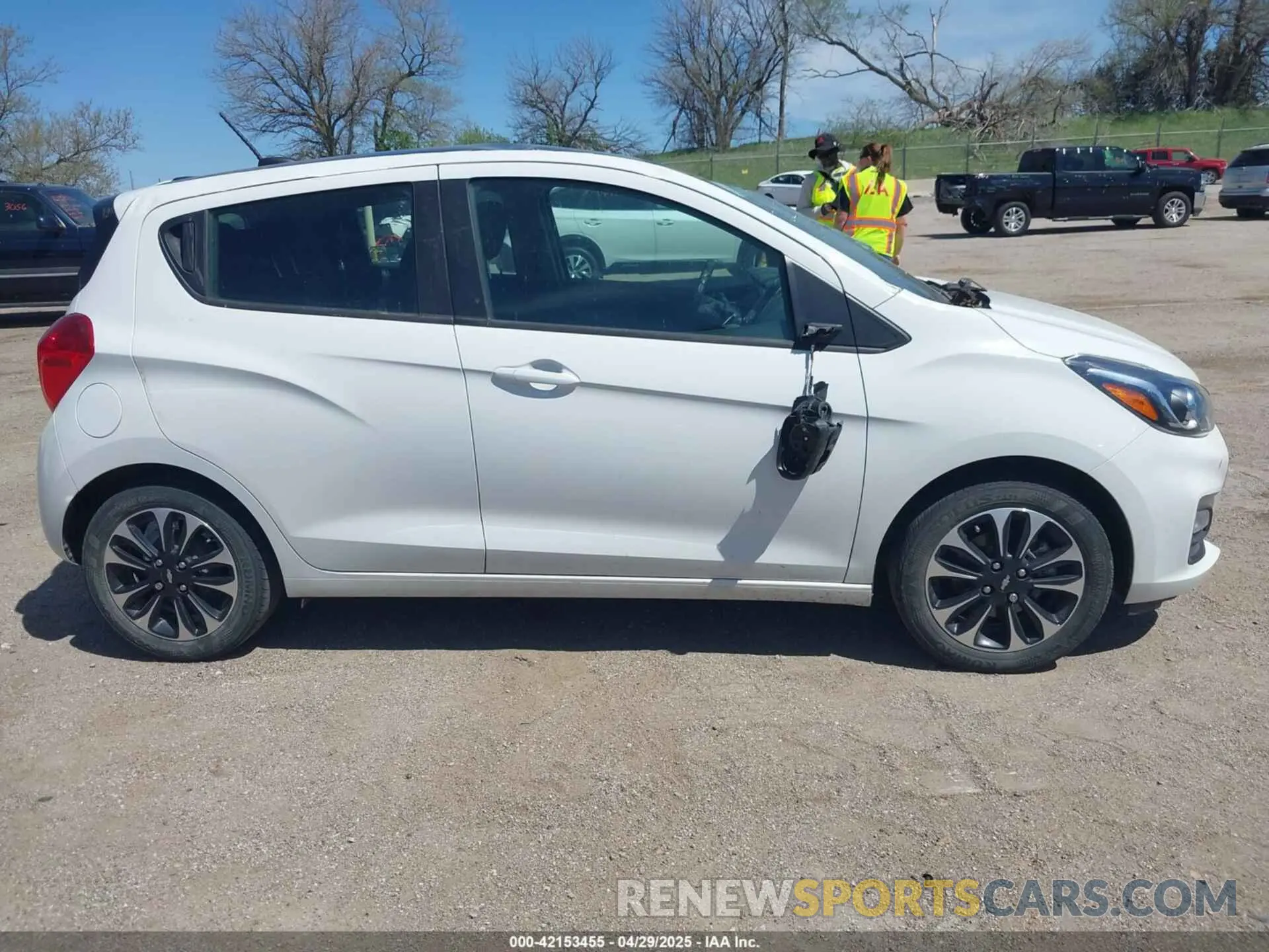 13 Photograph of a damaged car KL8CD6SA0MC741532 CHEVROLET SPARK 2021
