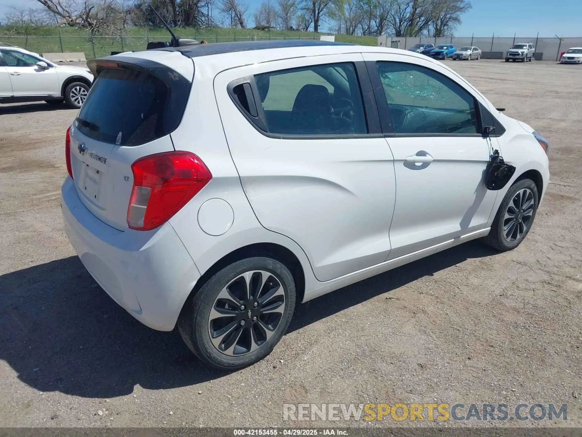 4 Photograph of a damaged car KL8CD6SA0MC741532 CHEVROLET SPARK 2021