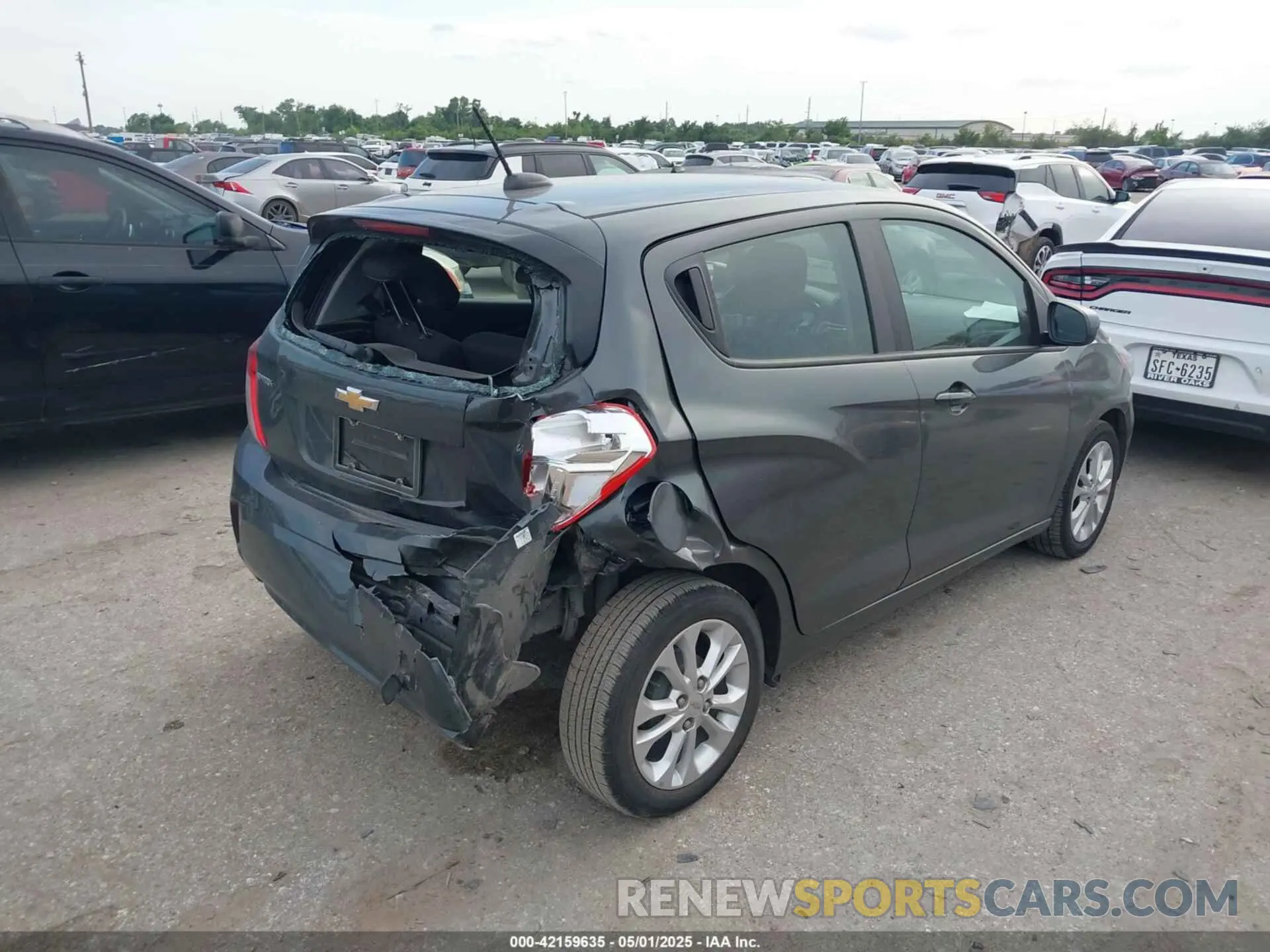 4 Photograph of a damaged car KL8CD6SA1MC216575 CHEVROLET SPARK 2021