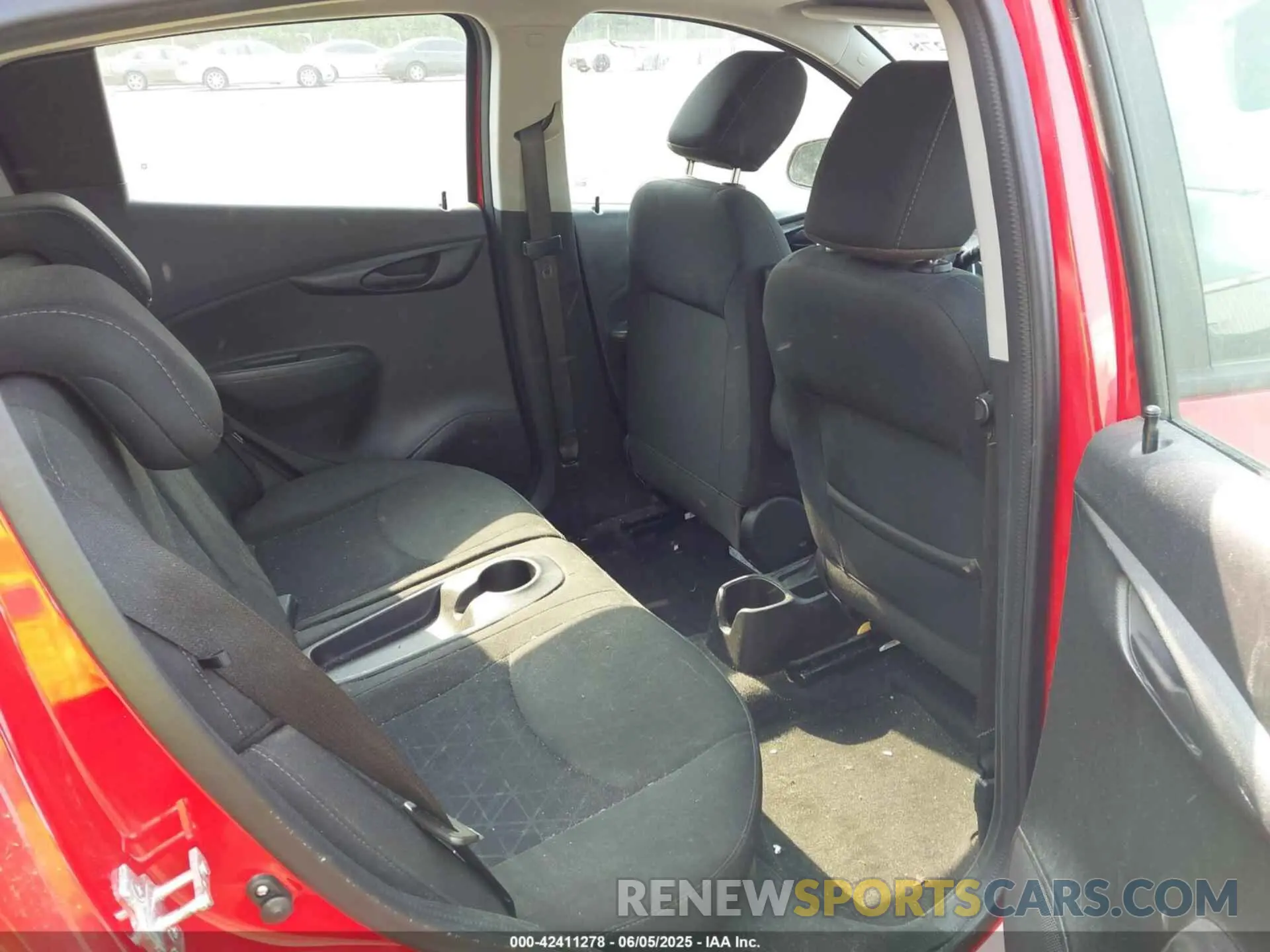 8 Photograph of a damaged car KL8CD6SA1MC746433 CHEVROLET SPARK 2021