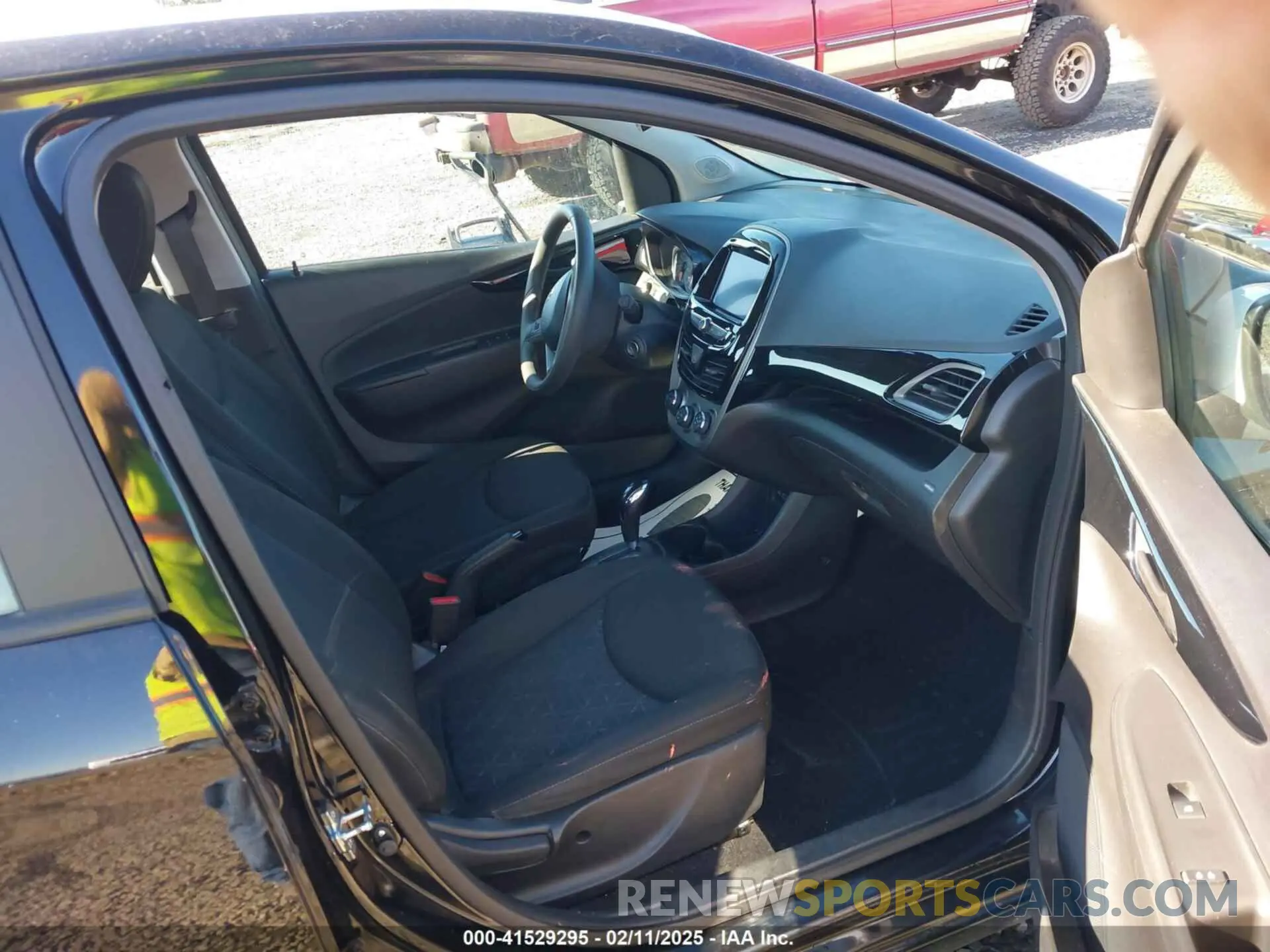 5 Photograph of a damaged car KL8CD6SA2MC710590 CHEVROLET SPARK 2021