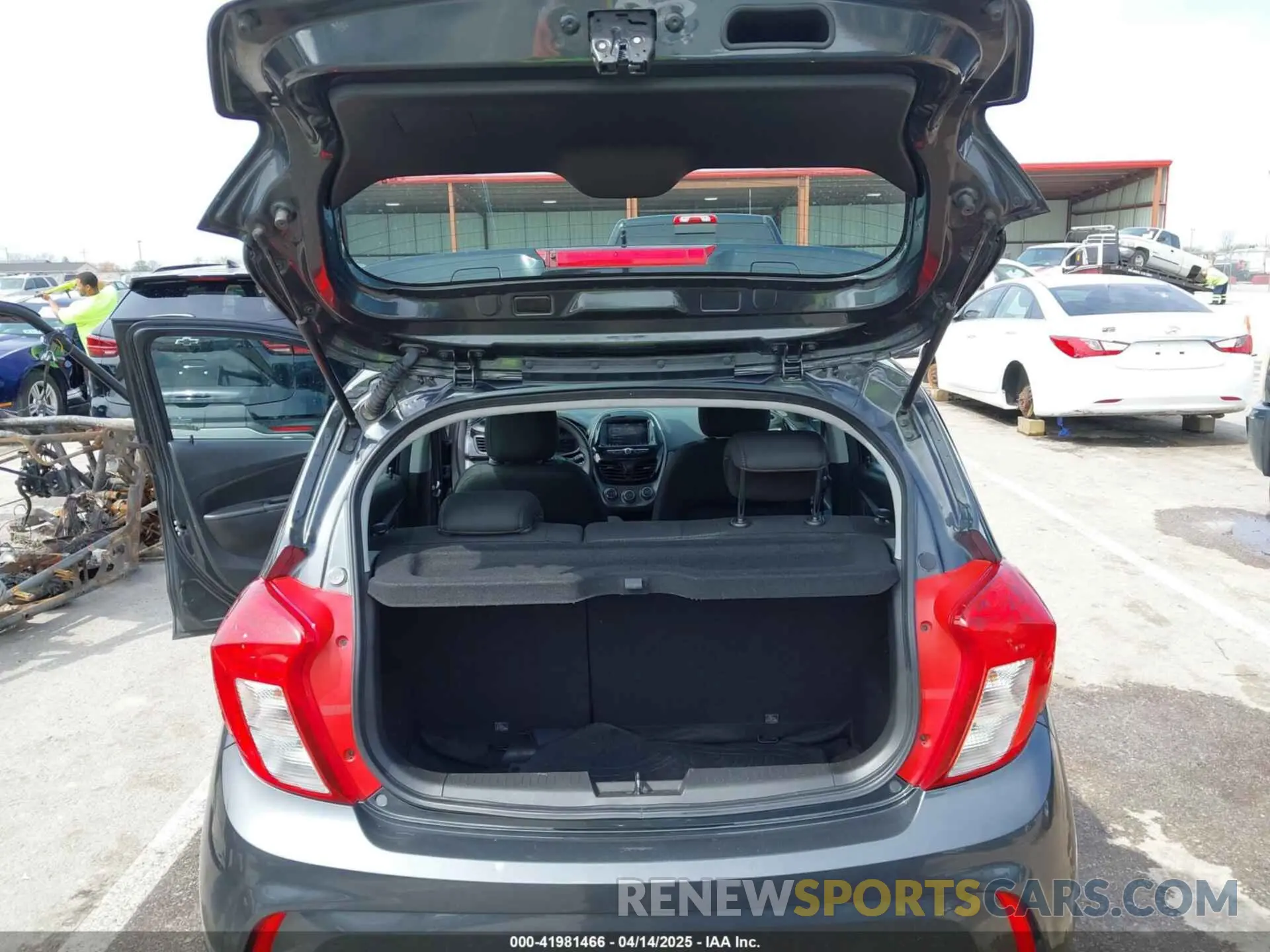 17 Photograph of a damaged car KL8CD6SA4MC216537 CHEVROLET SPARK 2021