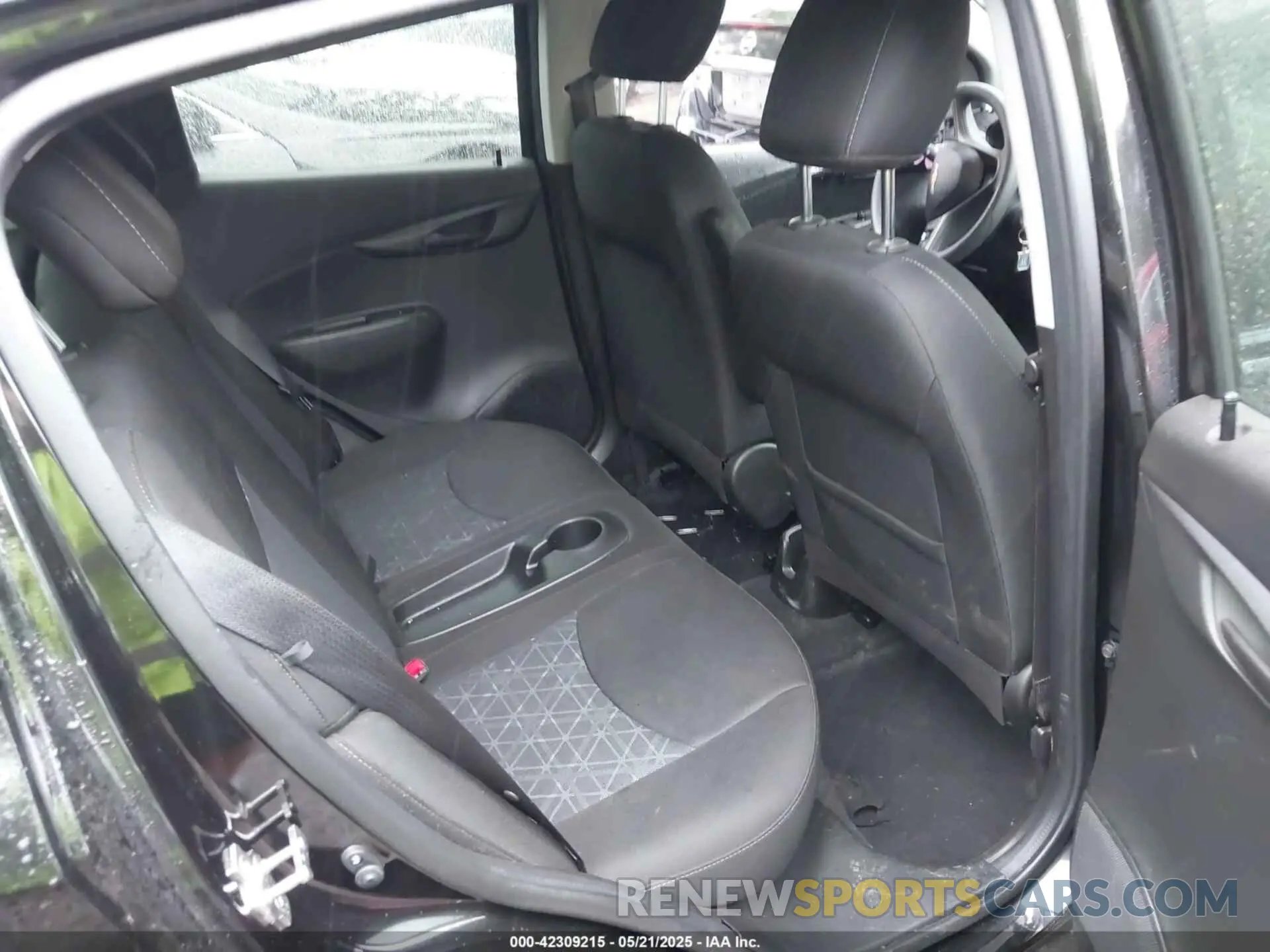 8 Photograph of a damaged car KL8CD6SA4MC704953 CHEVROLET SPARK 2021