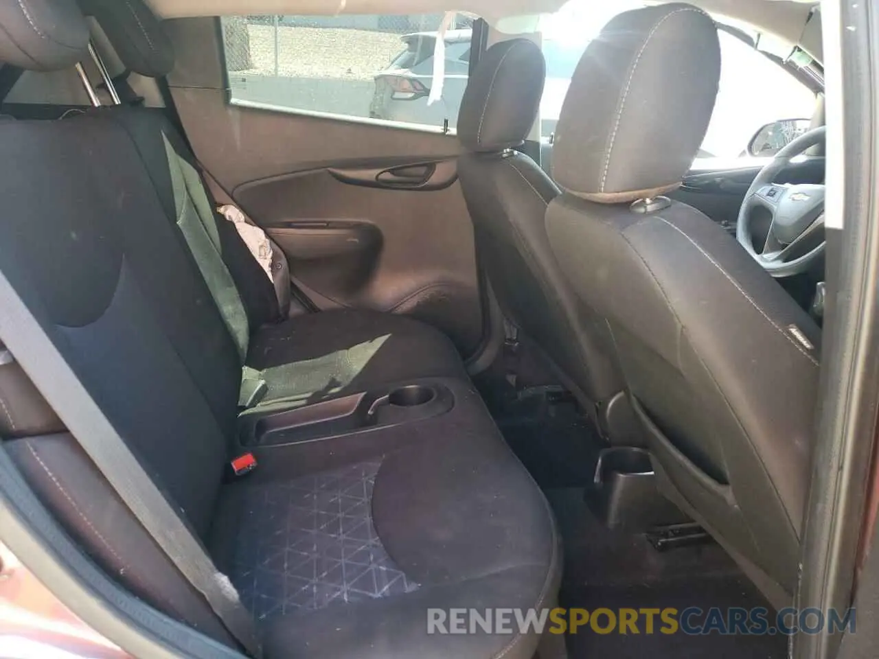 10 Photograph of a damaged car KL8CD6SA4MC720540 CHEVROLET SPARK 2021