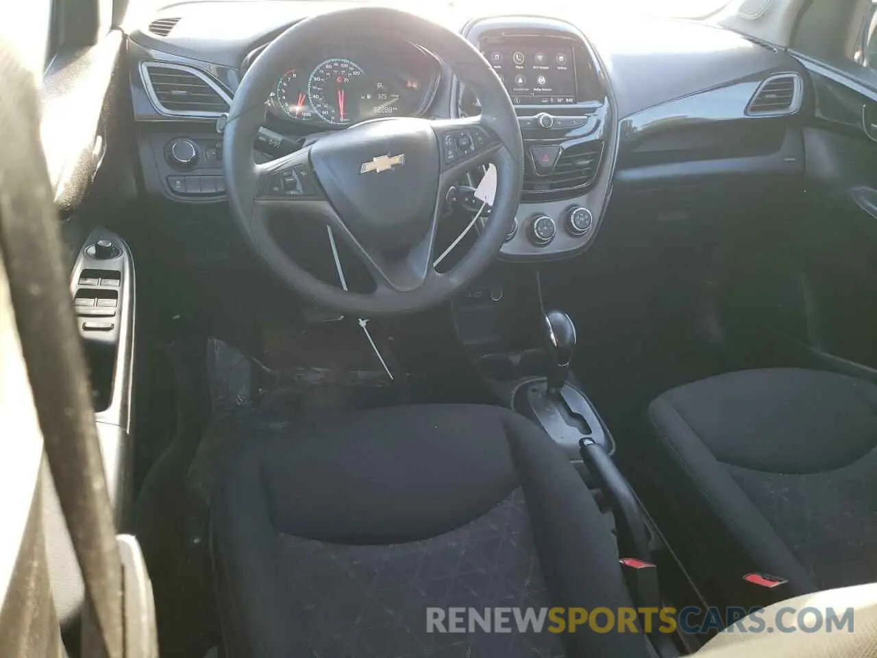 8 Photograph of a damaged car KL8CD6SA4MC743560 CHEVROLET SPARK 2021