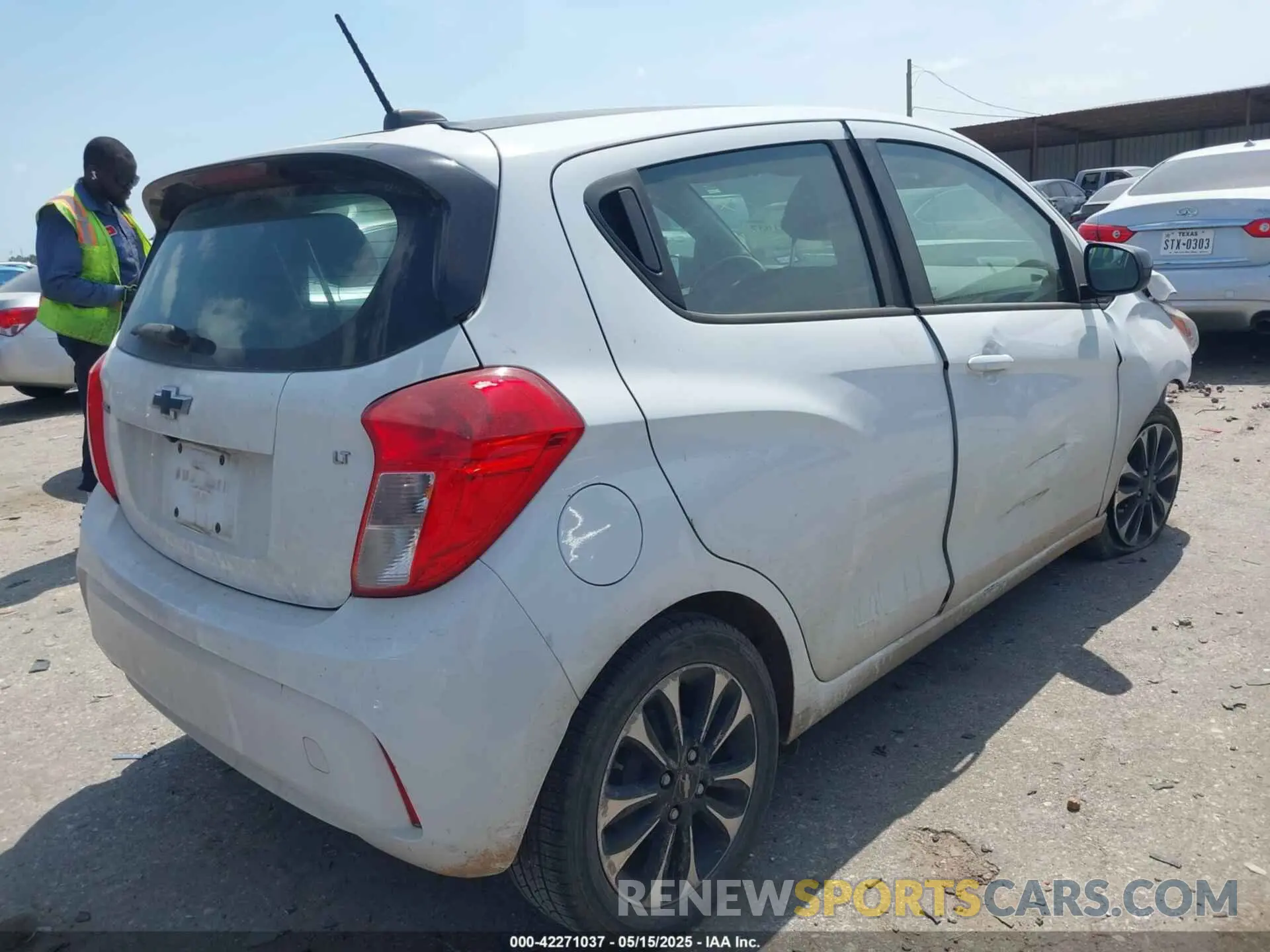 4 Photograph of a damaged car KL8CD6SA6MC711001 CHEVROLET SPARK 2021