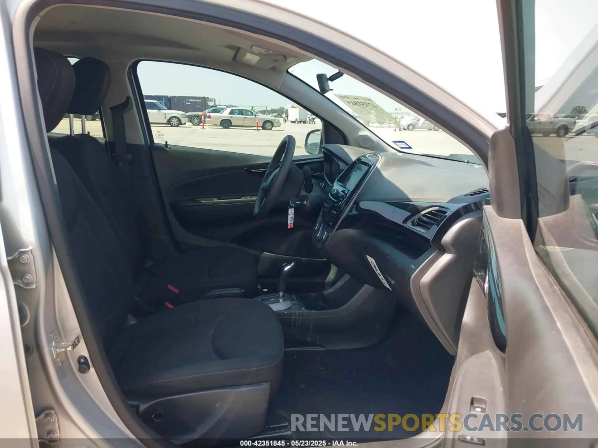 5 Photograph of a damaged car KL8CD6SA6MC712357 CHEVROLET SPARK 2021