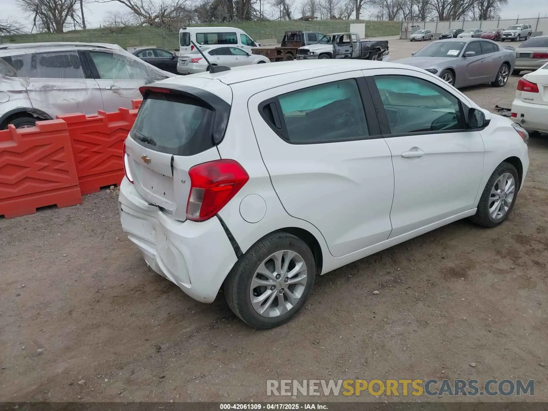 4 Photograph of a damaged car KL8CD6SA7MC721374 CHEVROLET SPARK 2021