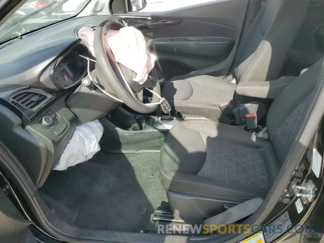 7 Photograph of a damaged car KL8CD6SA7MC736134 CHEVROLET SPARK 2021