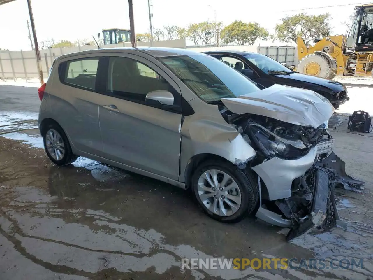 4 Photograph of a damaged car KL8CD6SA8MC716135 CHEVROLET SPARK 2021