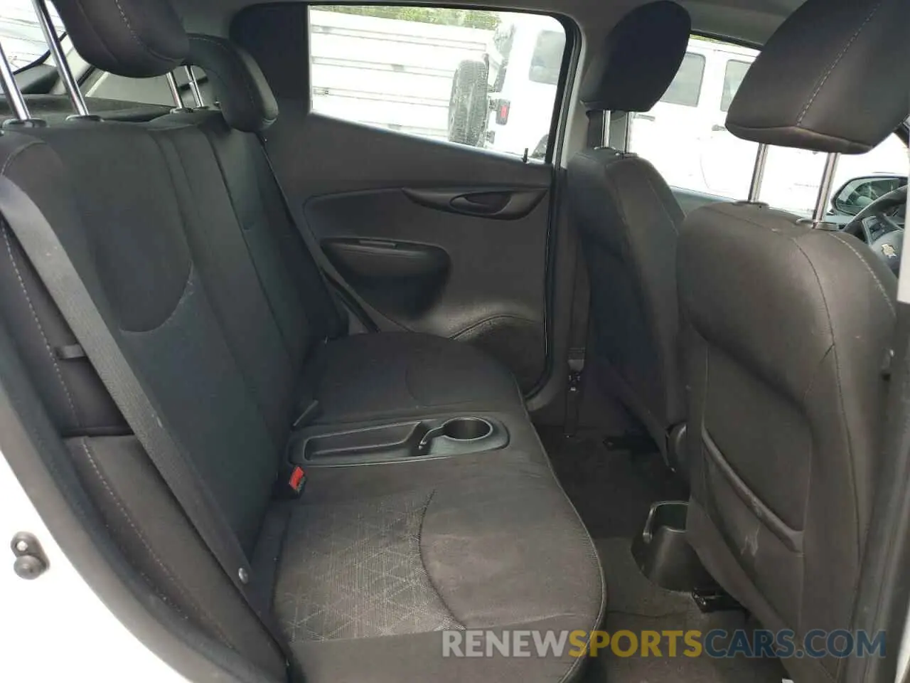 10 Photograph of a damaged car KL8CD6SA9MC218669 CHEVROLET SPARK 2021