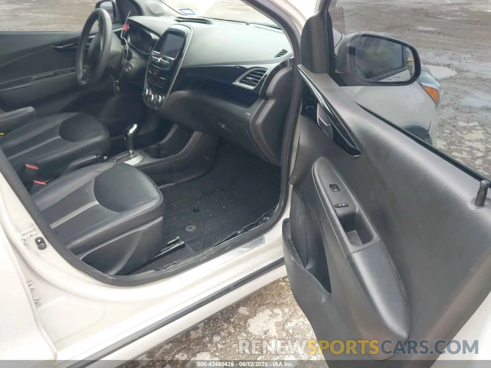 5 Photograph of a damaged car KL8CH6SA5MC719210 CHEVROLET SPARK 2021