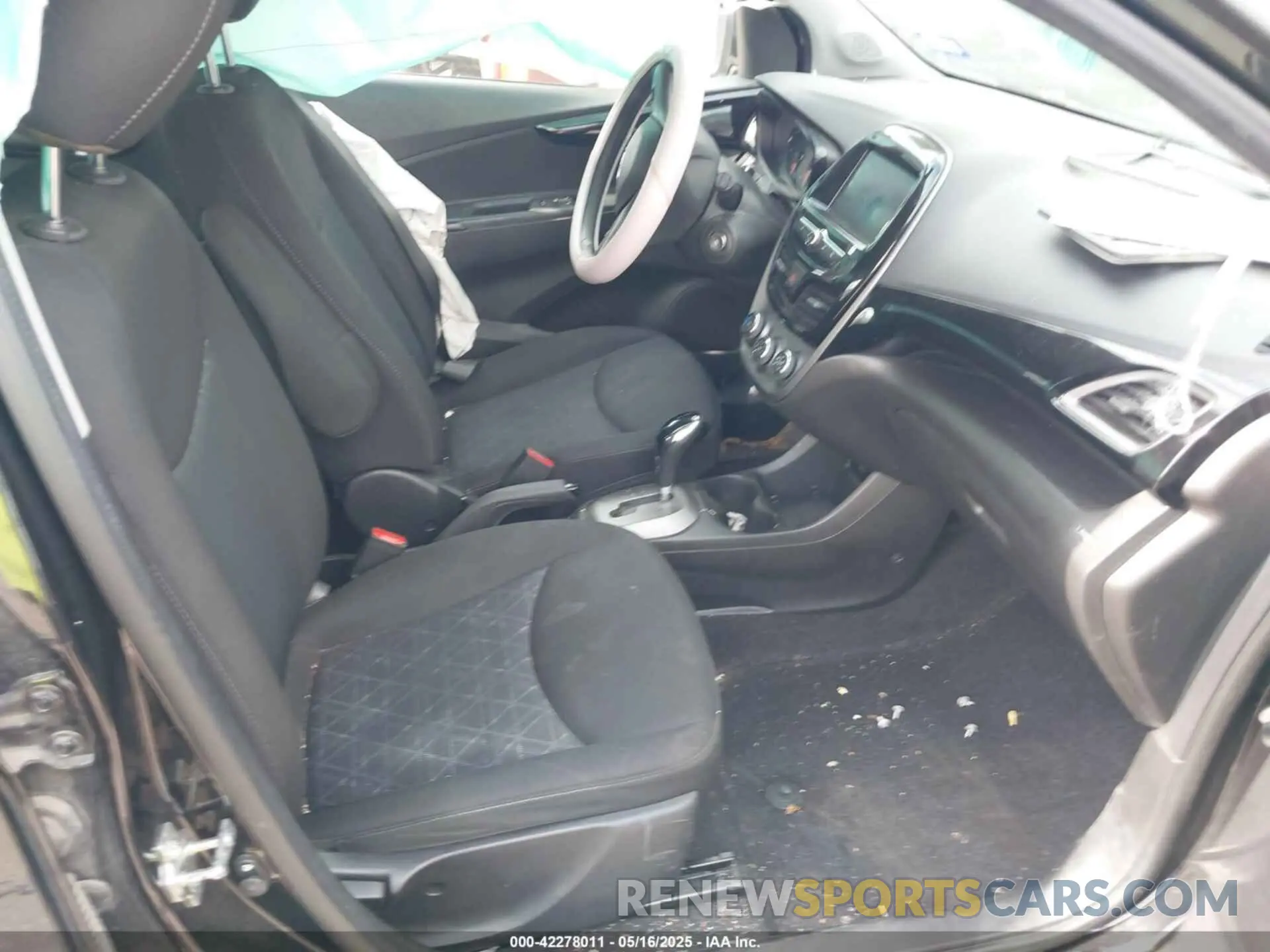 5 Photograph of a damaged car KL8CD6SA1NC018760 CHEVROLET SPARK 2022