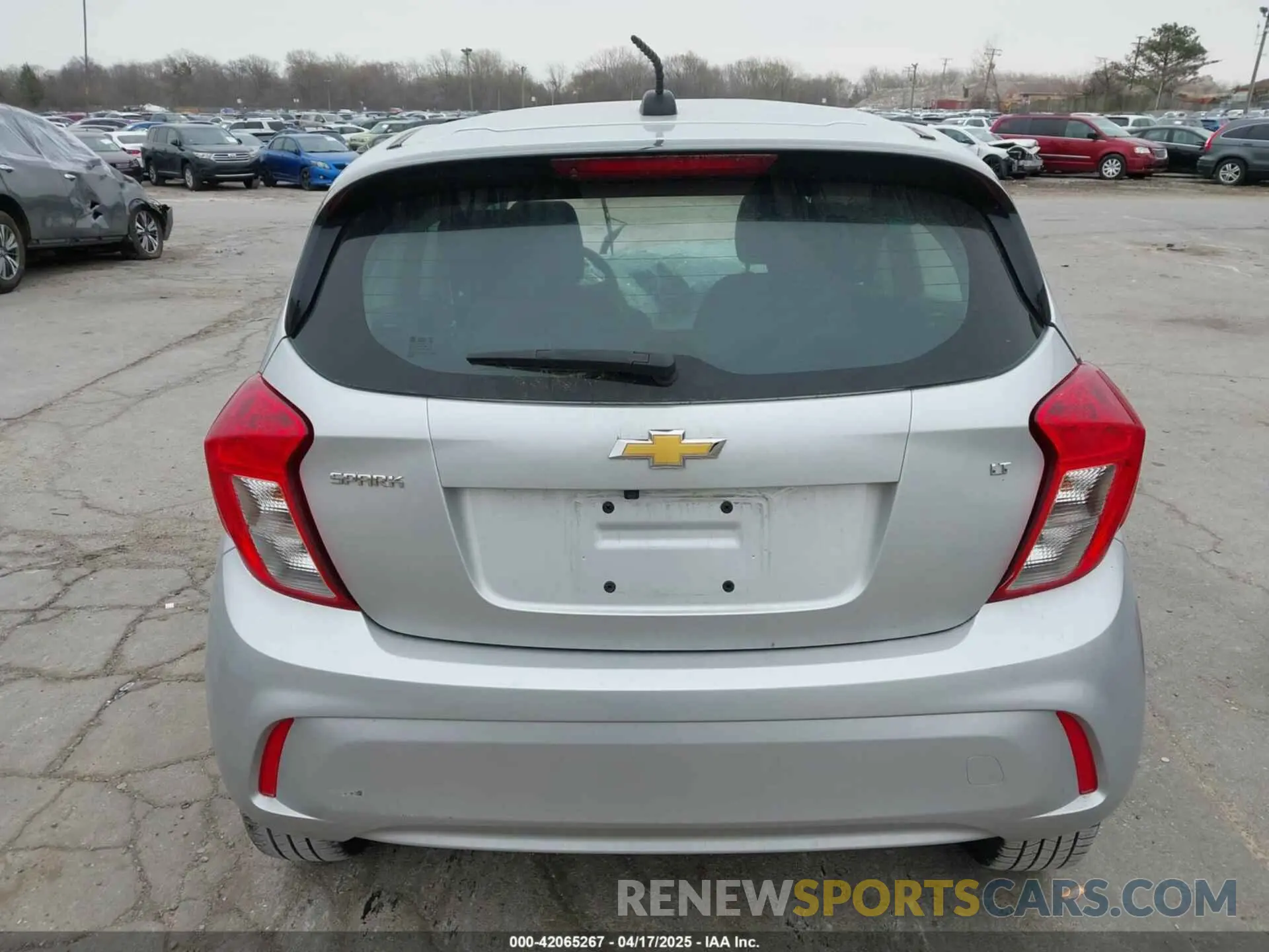 17 Photograph of a damaged car KL8CD6SA1NC021917 CHEVROLET SPARK 2022