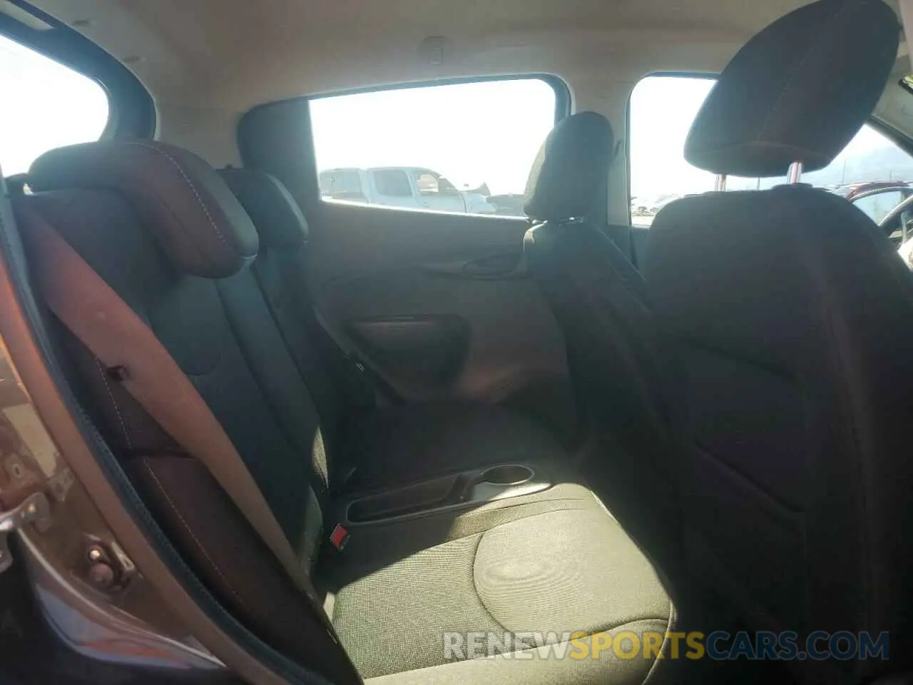 10 Photograph of a damaged car KL8CD6SA2NC012644 CHEVROLET SPARK 2022
