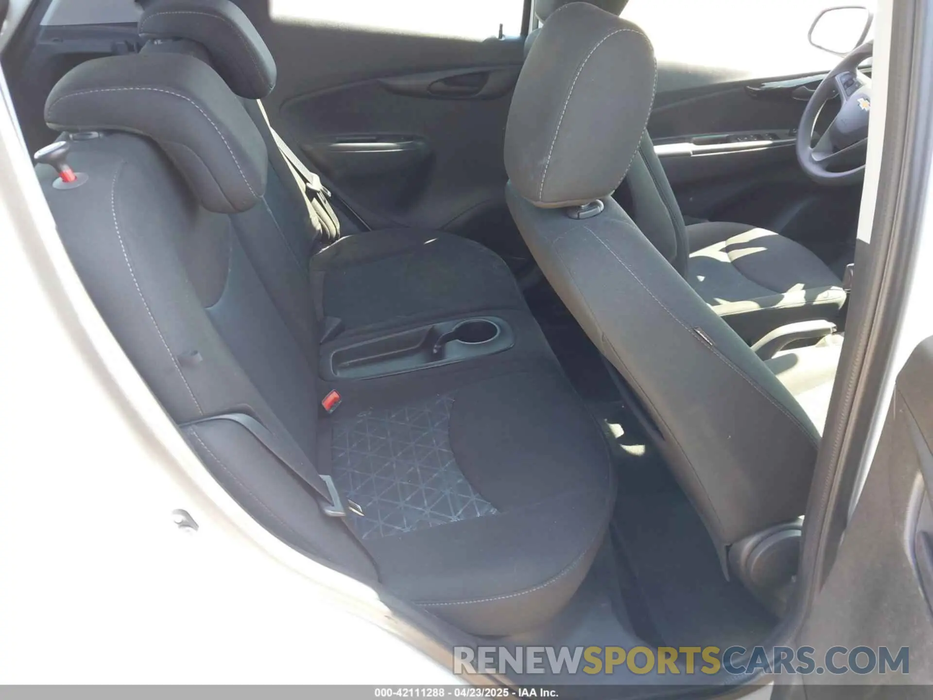 8 Photograph of a damaged car KL8CD6SA4NC012919 CHEVROLET SPARK 2022