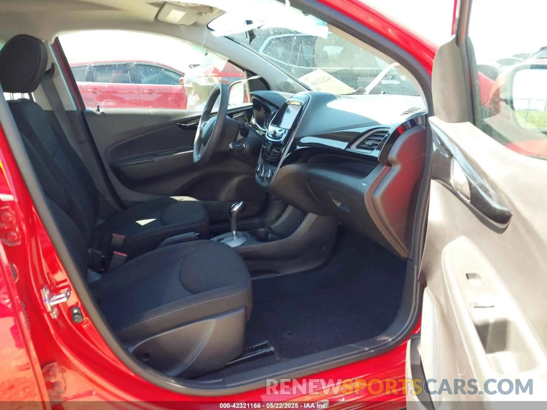 5 Photograph of a damaged car KL8CD6SA5NC033262 CHEVROLET SPARK 2022