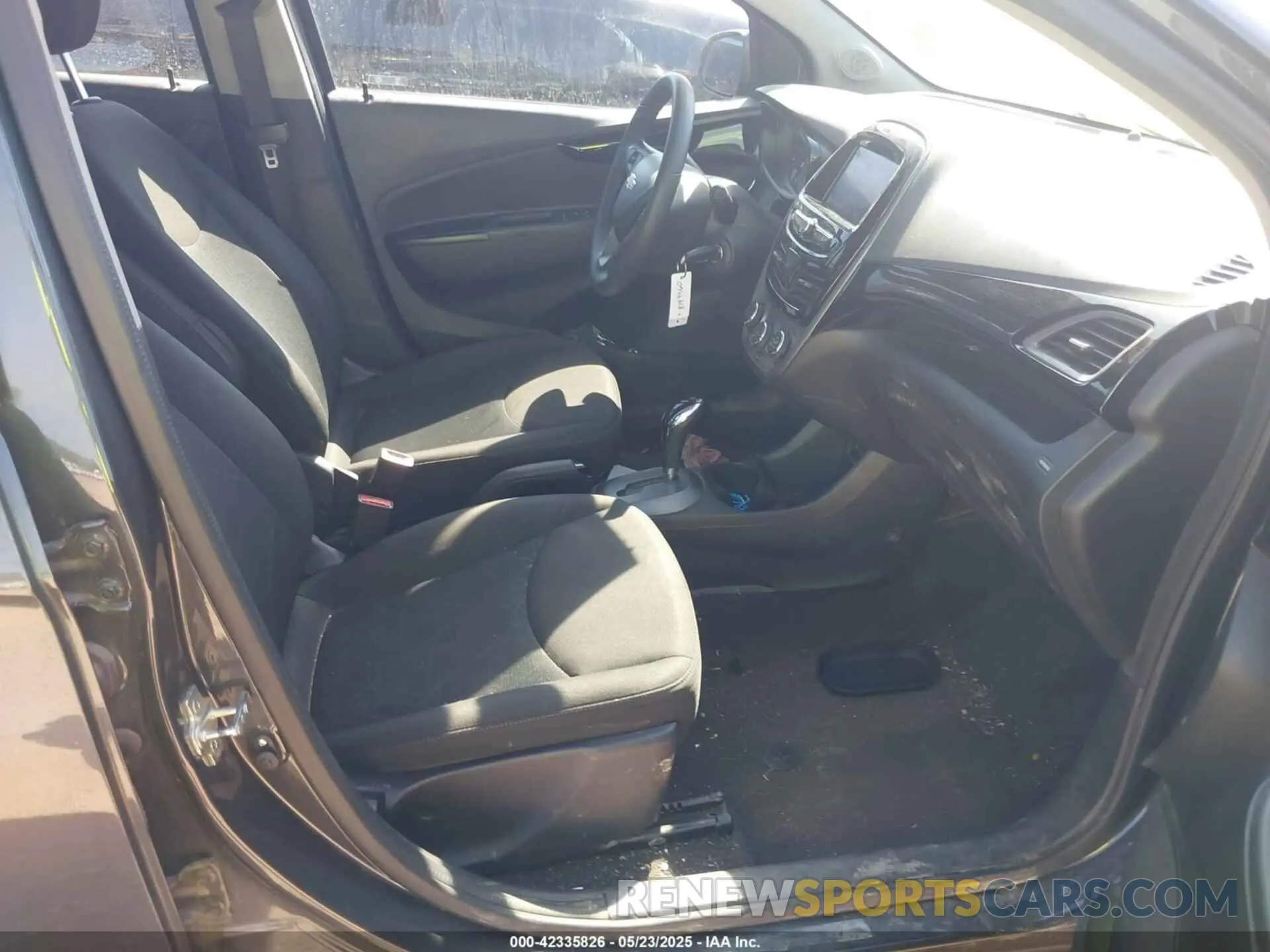 5 Photograph of a damaged car KL8CD6SA6NC010556 CHEVROLET SPARK 2022