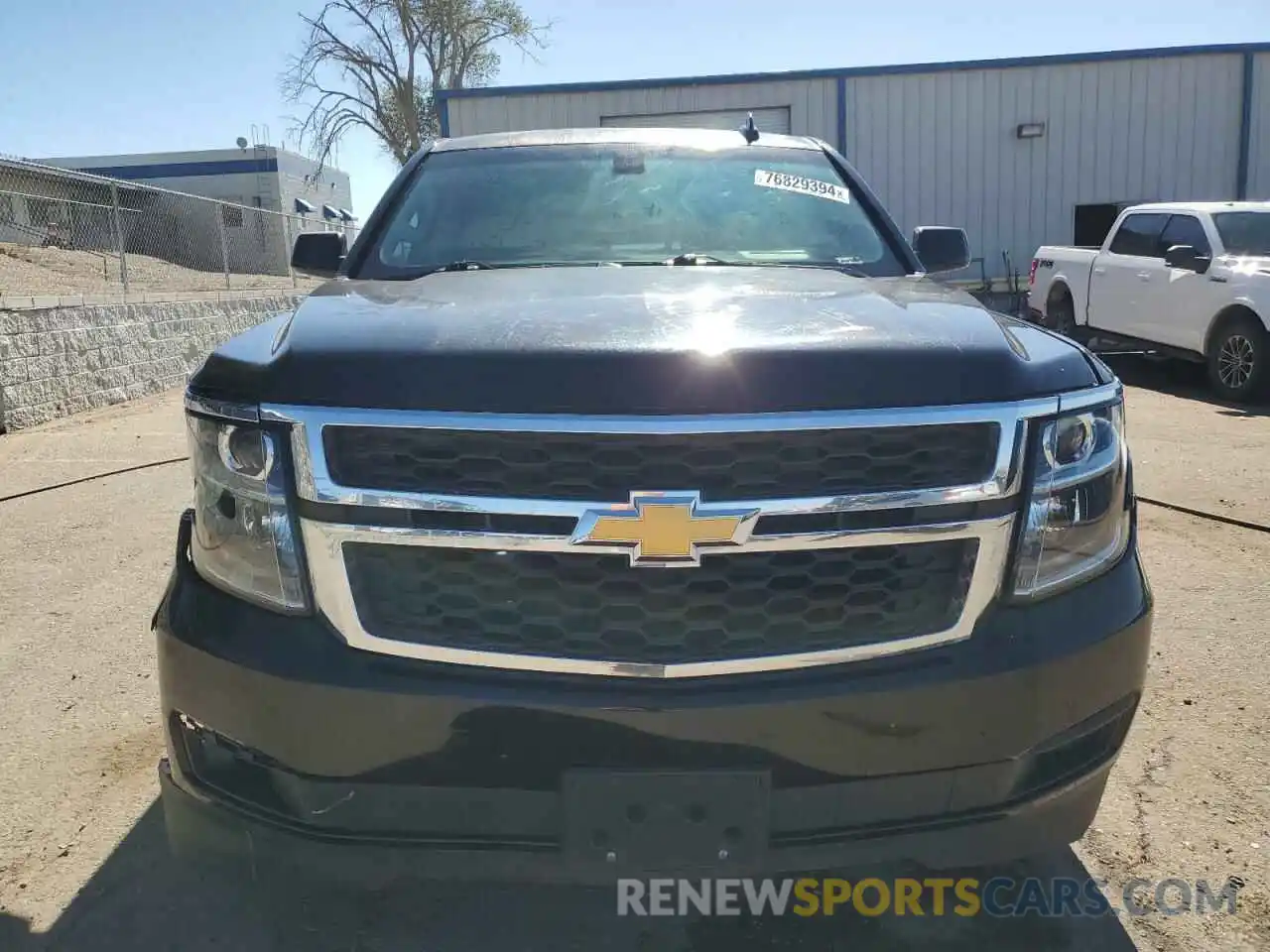 5 Photograph of a damaged car 1GNSCGKC6KR180042 CHEVROLET SUBURBAN 2019