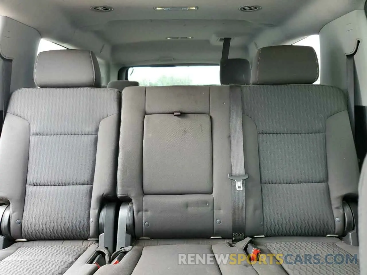 10 Photograph of a damaged car 1GNSCGKC9KR406106 CHEVROLET SUBURBAN 2019