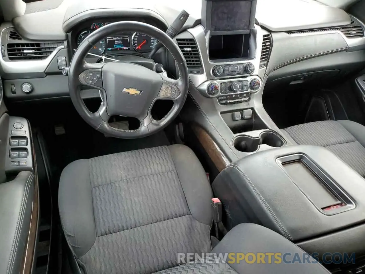8 Photograph of a damaged car 1GNSCGKC9KR406106 CHEVROLET SUBURBAN 2019