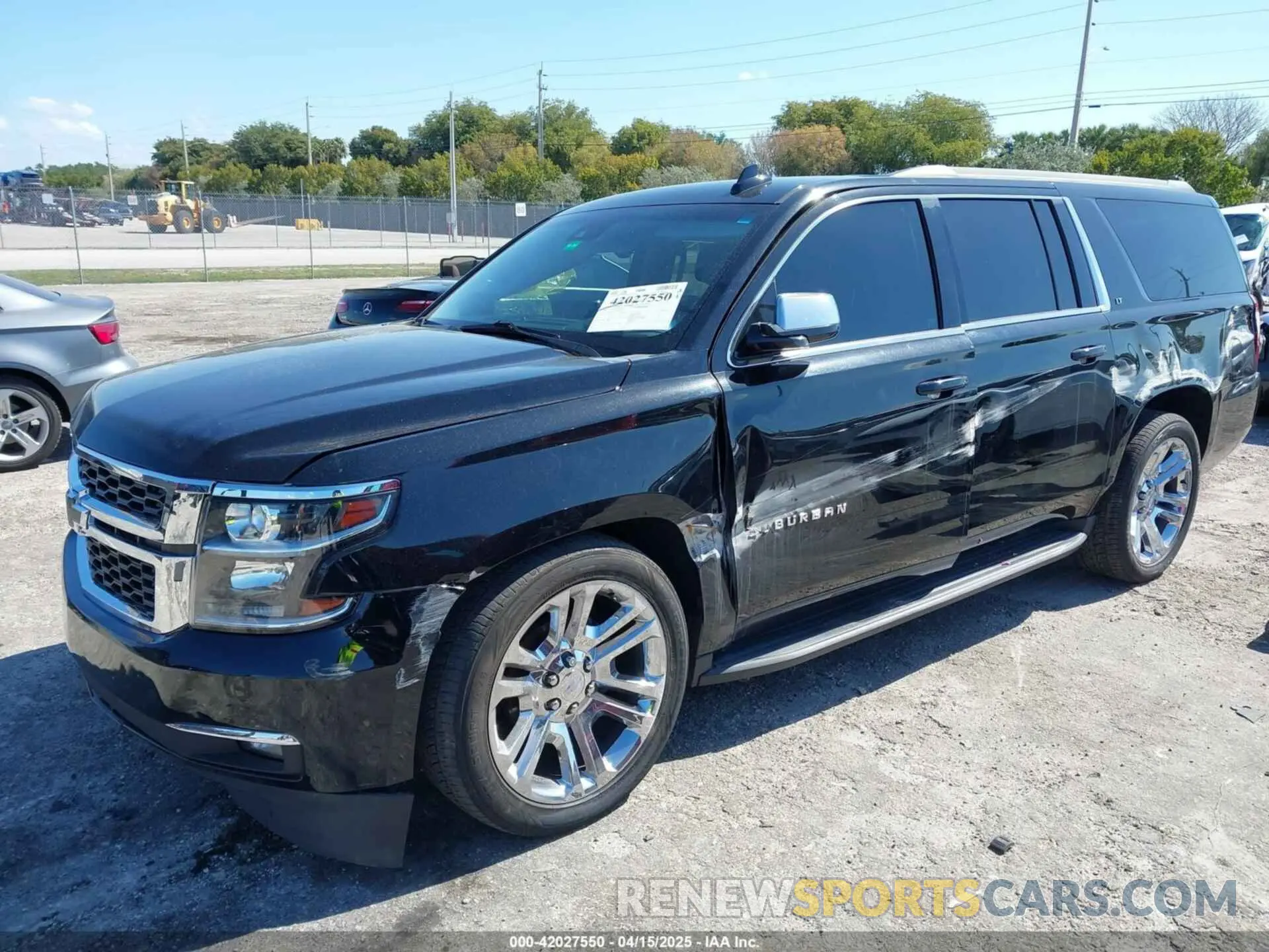 2 Photograph of a damaged car 1GNSCHKC0KR155143 CHEVROLET SUBURBAN 2019