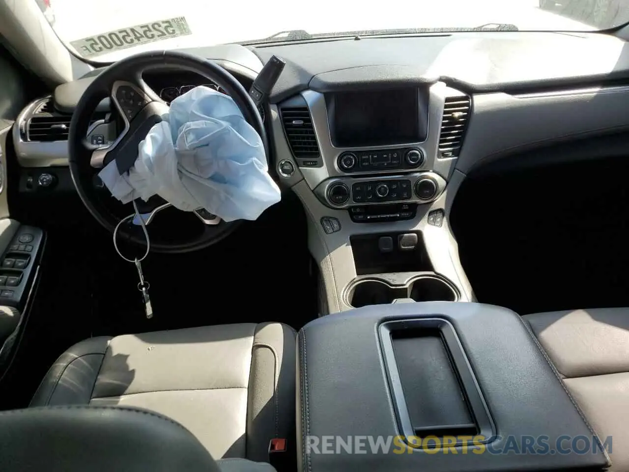 8 Photograph of a damaged car 1GNSCHKC1KR359255 CHEVROLET SUBURBAN 2019