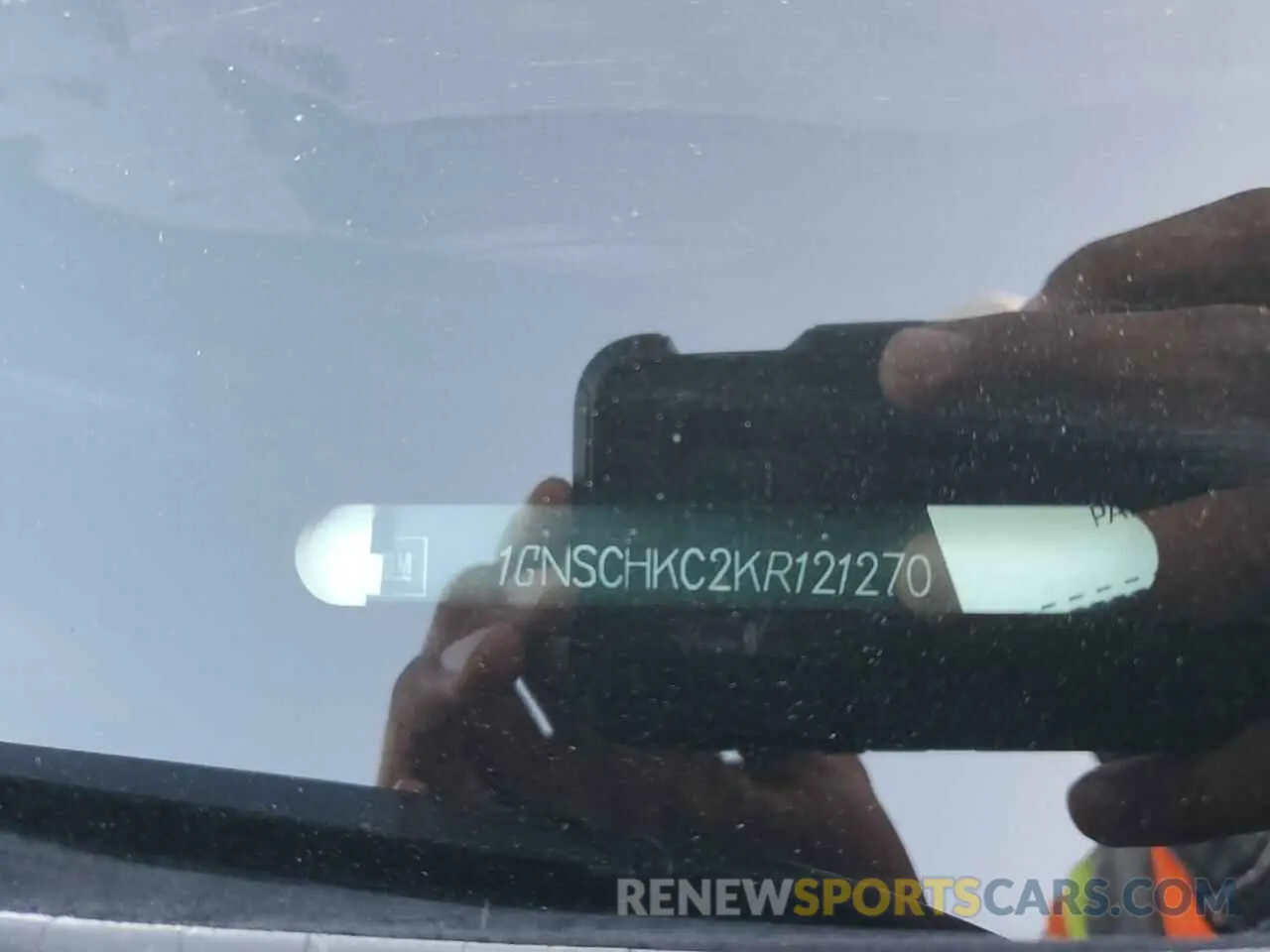 15 Photograph of a damaged car 1GNSCHKC2KR121270 CHEVROLET SUBURBAN 2019