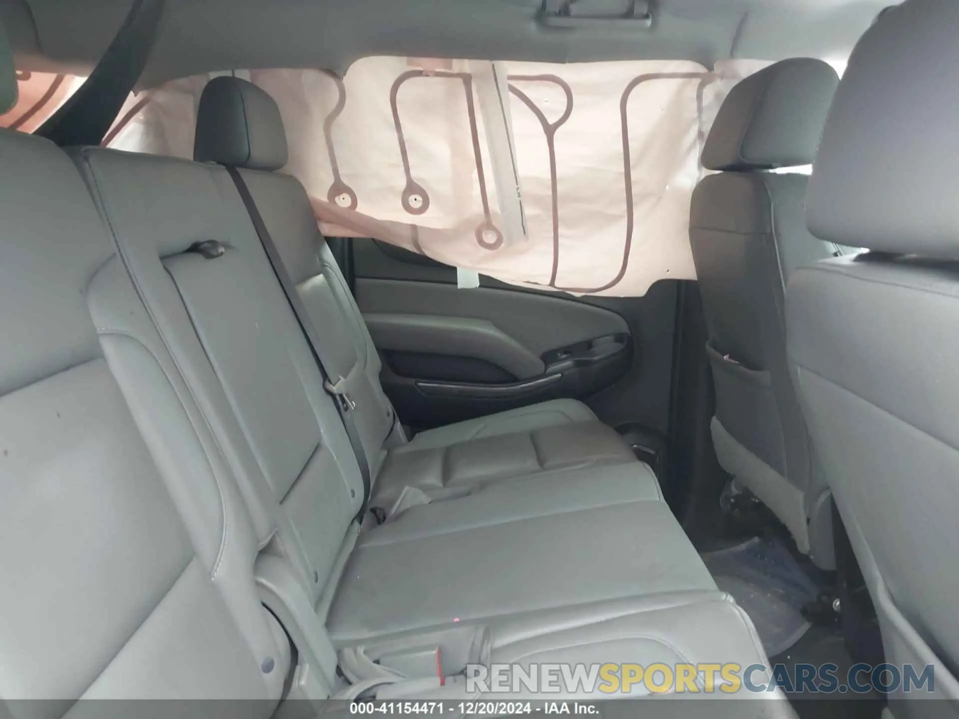 8 Photograph of a damaged car 1GNSCHKC2KR353108 CHEVROLET SUBURBAN 2019