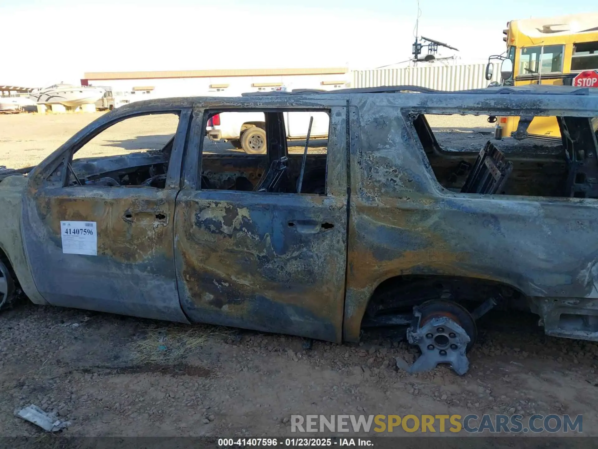 13 Photograph of a damaged car 1GNSCHKC2KR395939 CHEVROLET SUBURBAN 2019