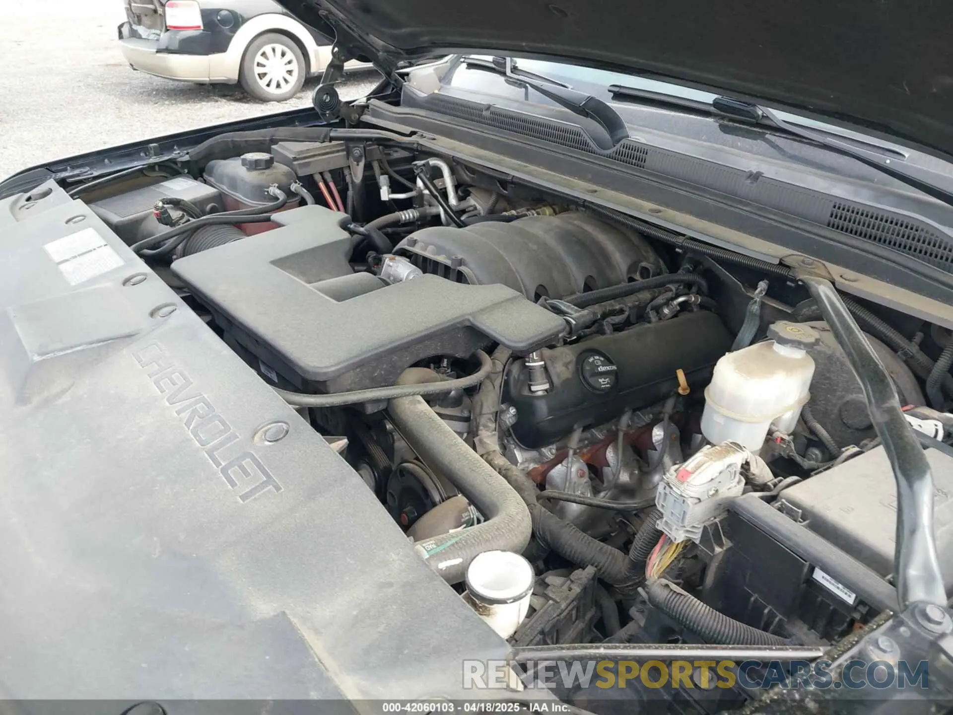 10 Photograph of a damaged car 1GNSCHKC2KR408575 CHEVROLET SUBURBAN 2019