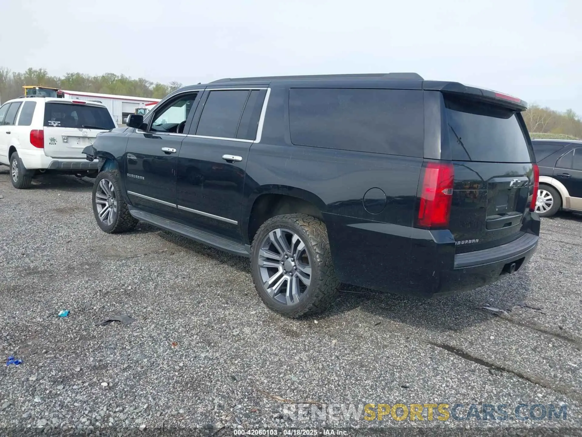 3 Photograph of a damaged car 1GNSCHKC2KR408575 CHEVROLET SUBURBAN 2019