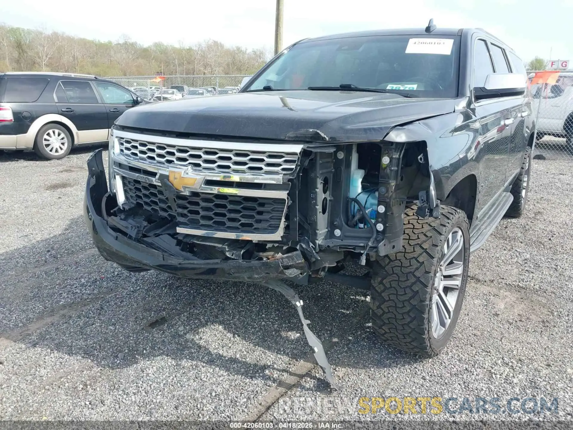 6 Photograph of a damaged car 1GNSCHKC2KR408575 CHEVROLET SUBURBAN 2019