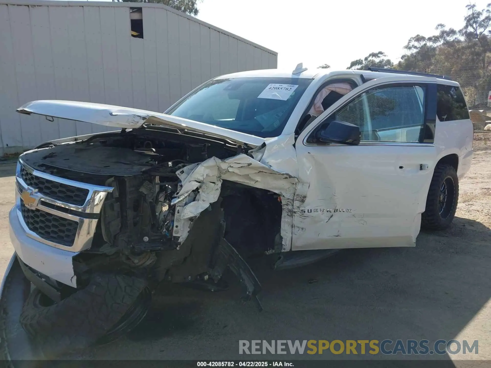 2 Photograph of a damaged car 1GNSCHKC3KR206425 CHEVROLET SUBURBAN 2019