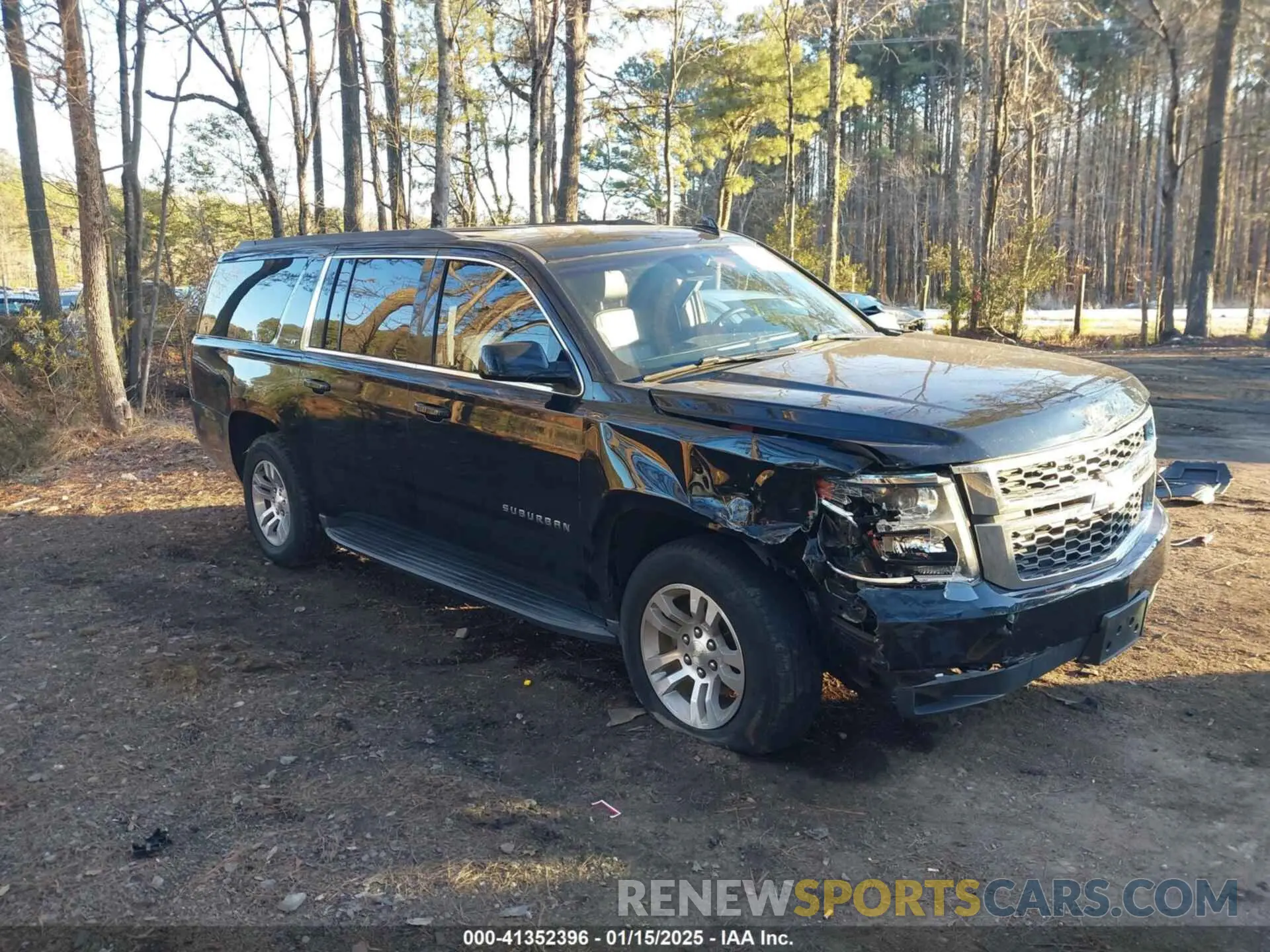 1 Photograph of a damaged car 1GNSCHKC4KR143321 CHEVROLET SUBURBAN 2019