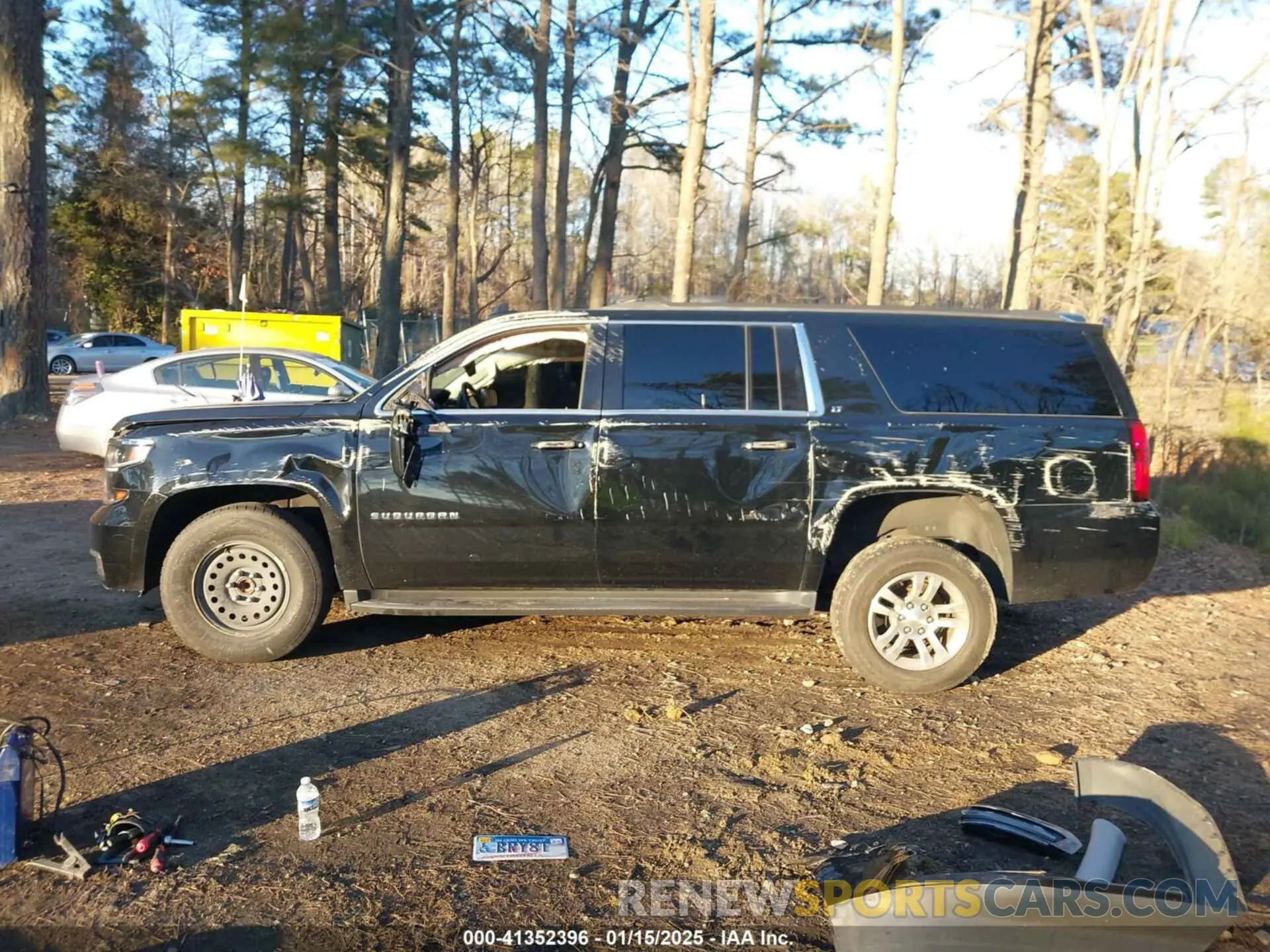 15 Photograph of a damaged car 1GNSCHKC4KR143321 CHEVROLET SUBURBAN 2019