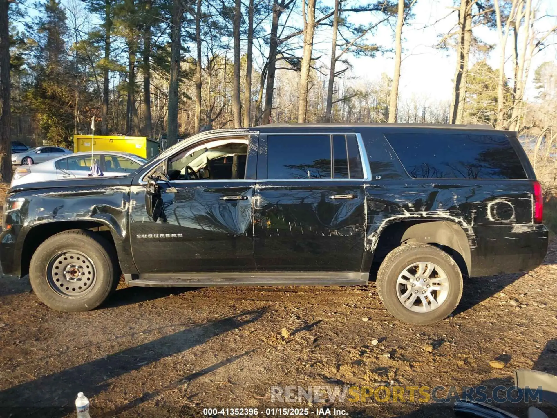 6 Photograph of a damaged car 1GNSCHKC4KR143321 CHEVROLET SUBURBAN 2019