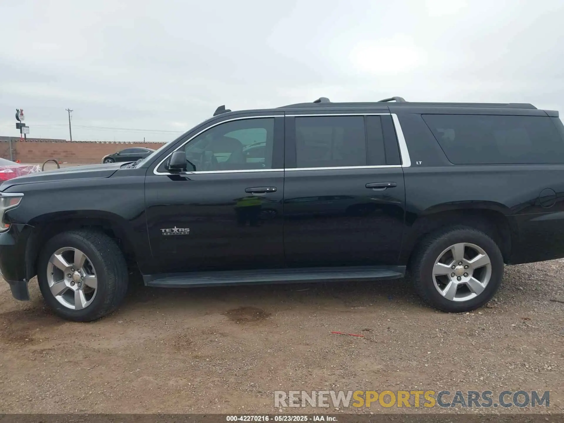 14 Photograph of a damaged car 1GNSCHKC4KR193880 CHEVROLET SUBURBAN 2019