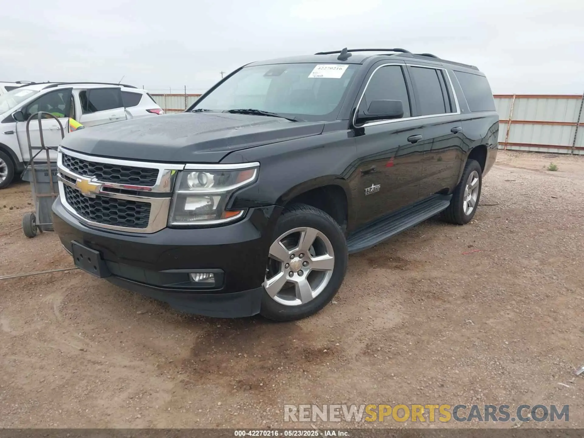 2 Photograph of a damaged car 1GNSCHKC4KR193880 CHEVROLET SUBURBAN 2019