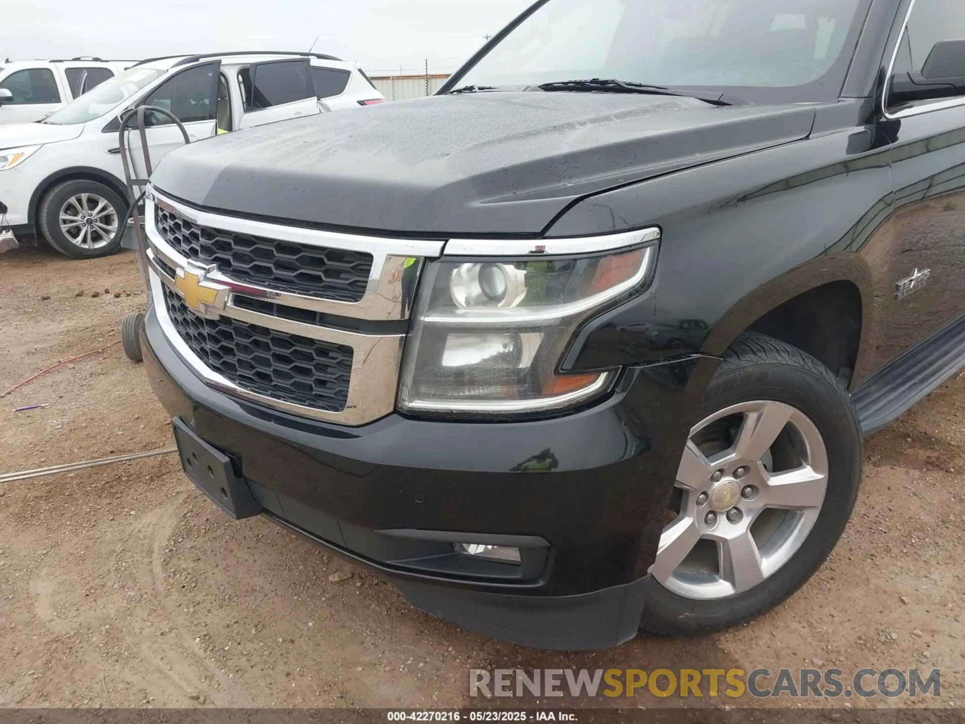 6 Photograph of a damaged car 1GNSCHKC4KR193880 CHEVROLET SUBURBAN 2019