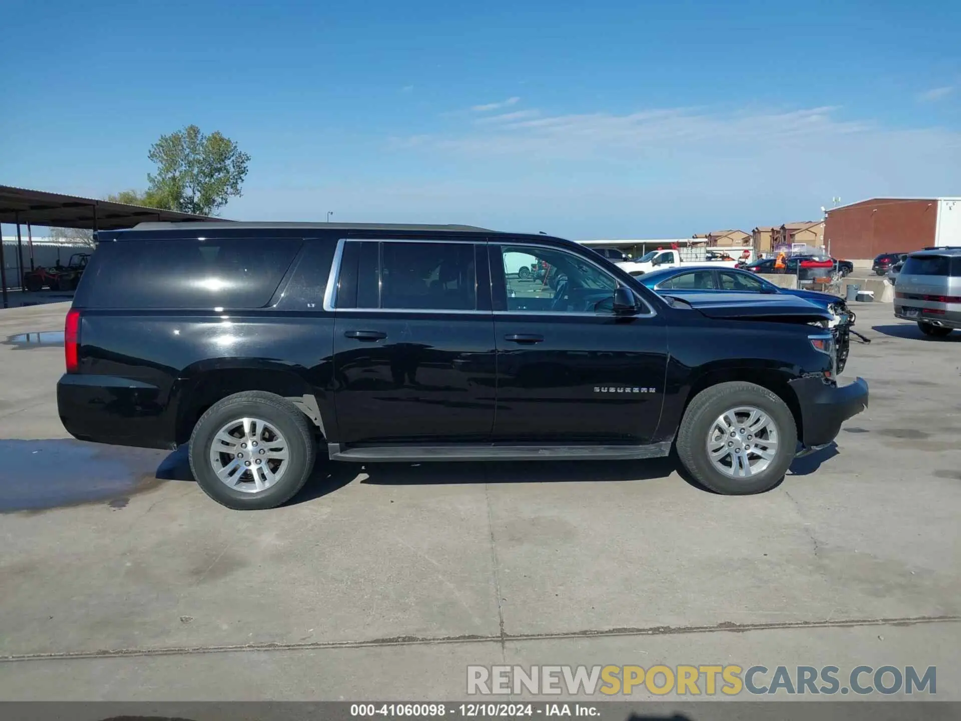 13 Photograph of a damaged car 1GNSCHKC5KR192740 CHEVROLET SUBURBAN 2019