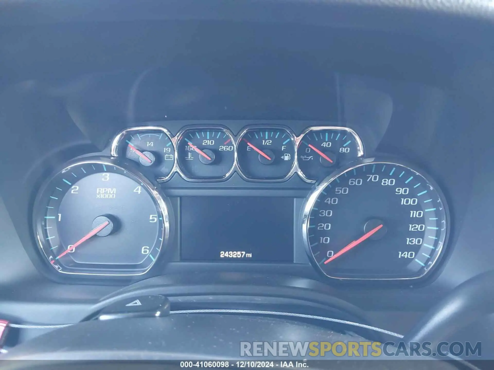7 Photograph of a damaged car 1GNSCHKC5KR192740 CHEVROLET SUBURBAN 2019