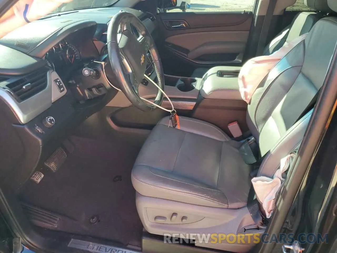 7 Photograph of a damaged car 1GNSCHKC6KR167393 CHEVROLET SUBURBAN 2019