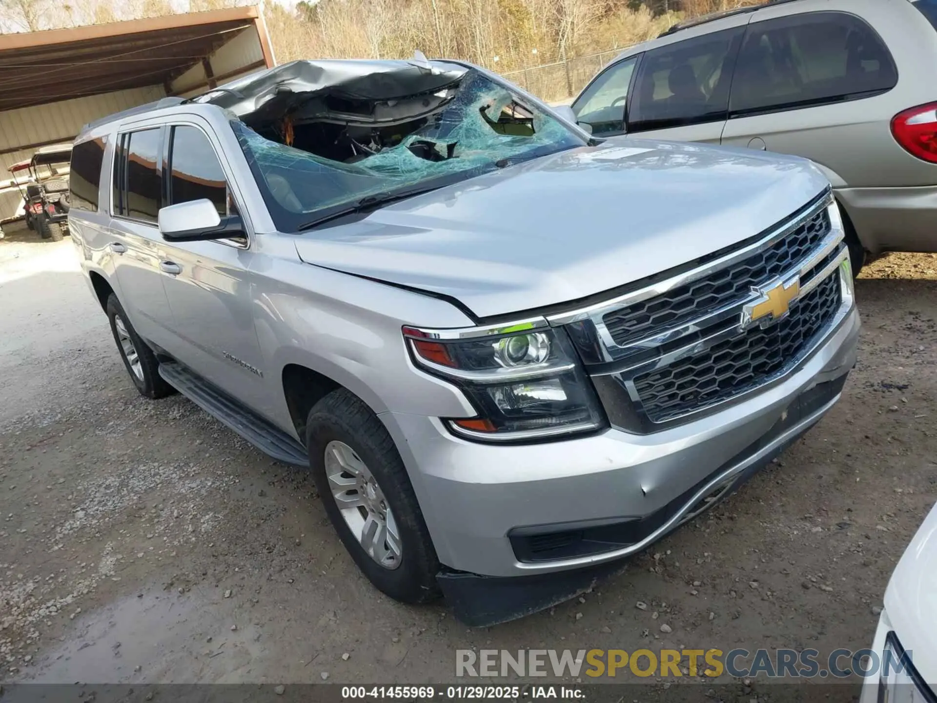 1 Photograph of a damaged car 1GNSCHKC7KR168732 CHEVROLET SUBURBAN 2019