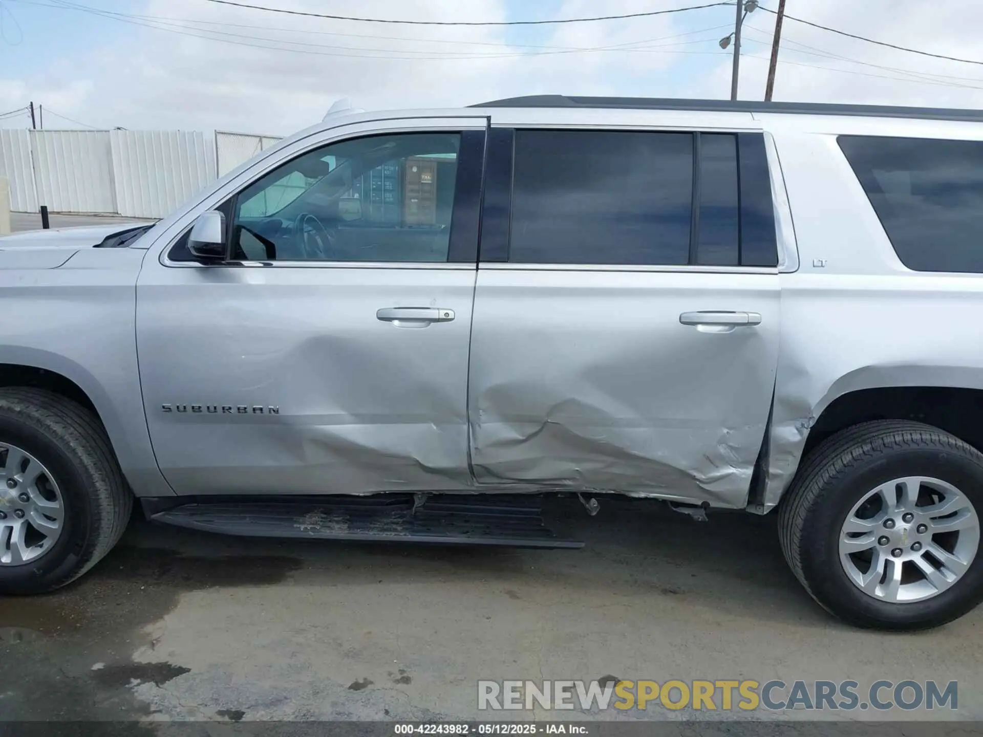 6 Photograph of a damaged car 1GNSCHKC8KR172885 CHEVROLET SUBURBAN 2019