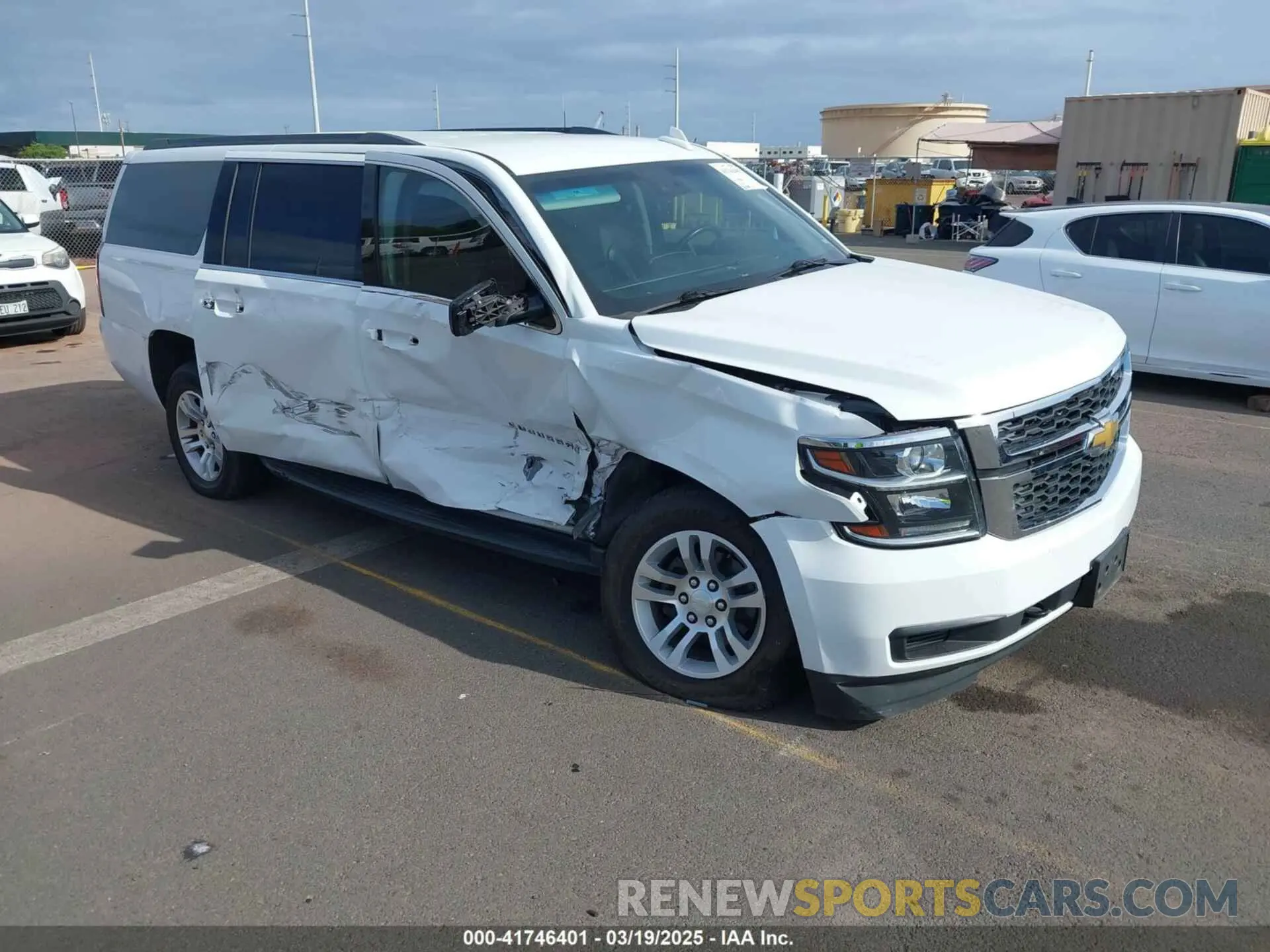 1 Photograph of a damaged car 1GNSCHKC8KR186222 CHEVROLET SUBURBAN 2019
